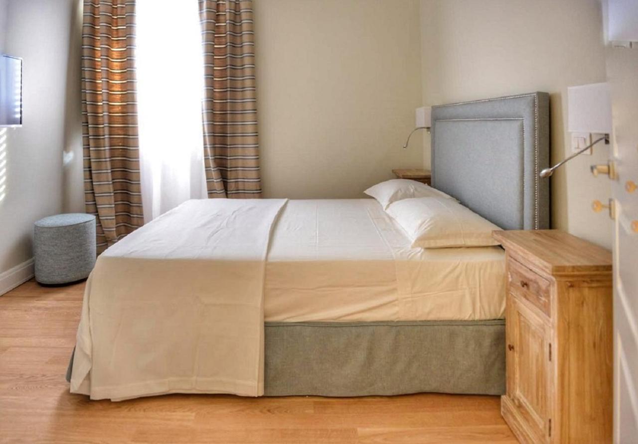 Domus D'Angelo B&B Формія Екстер'єр фото