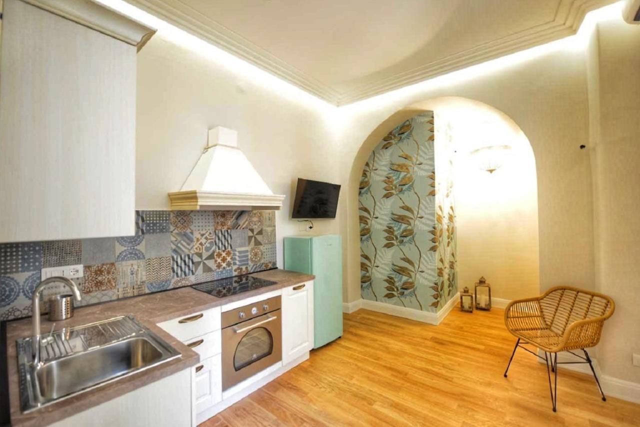 Domus D'Angelo B&B Формія Екстер'єр фото